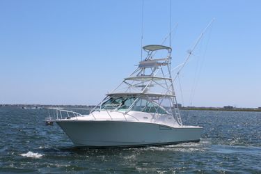 35' Cabo 2004 Yacht For Sale